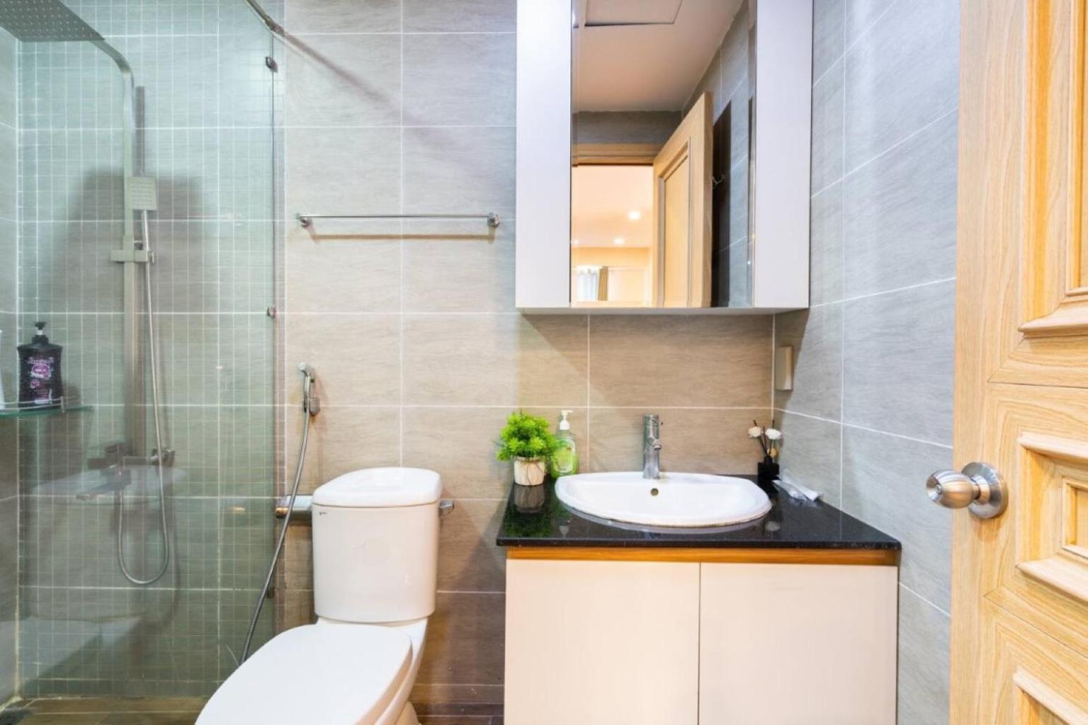 The Rivergate Apartments & Condo Saigon ホーチミン市 エクステリア 写真